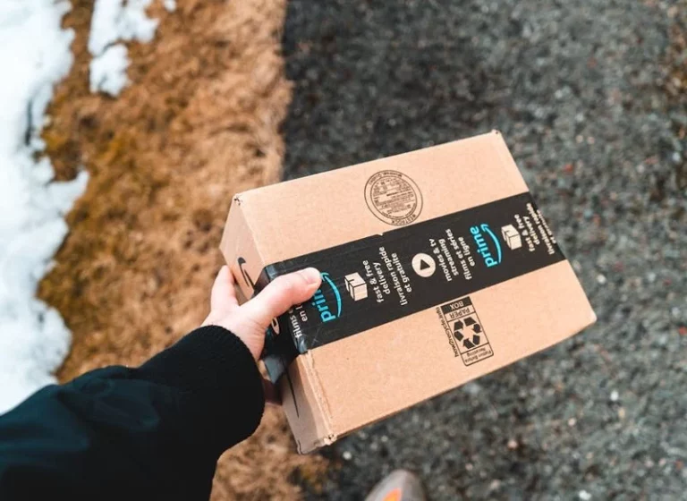 Máxima alerta en España por la estafa de los paquetes de Amazon con códigos QR