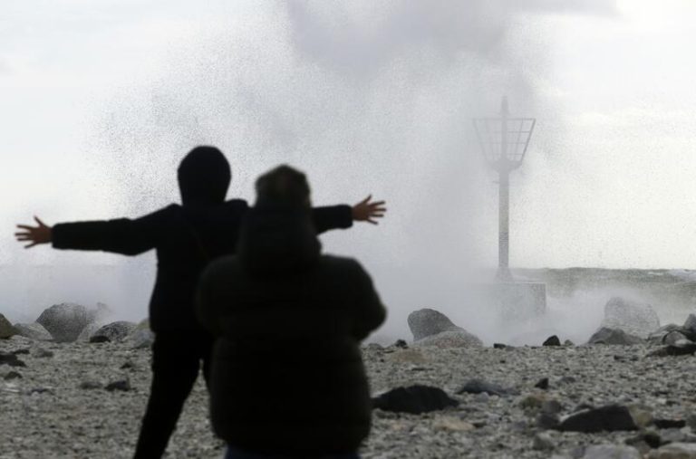 Previsión del tiempo de la AEMET: diez provincias en aviso y Andalucía a nivel naranja