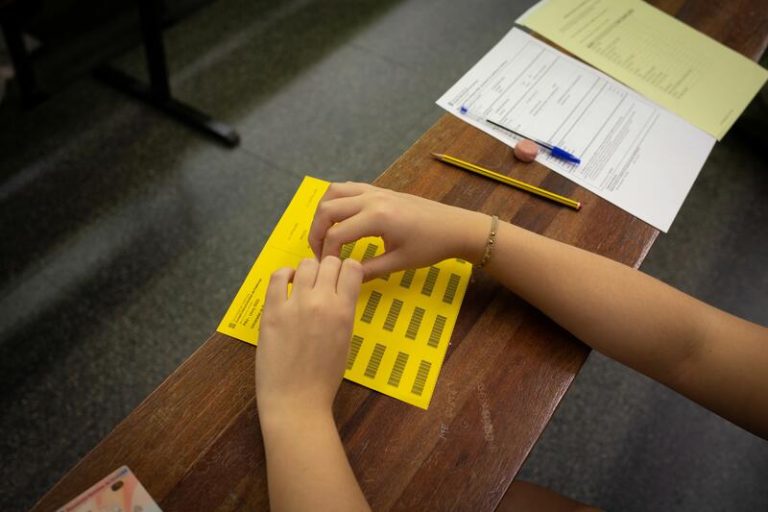 El primer modelo de examen de la PAU 2025, publicado en Cataluña