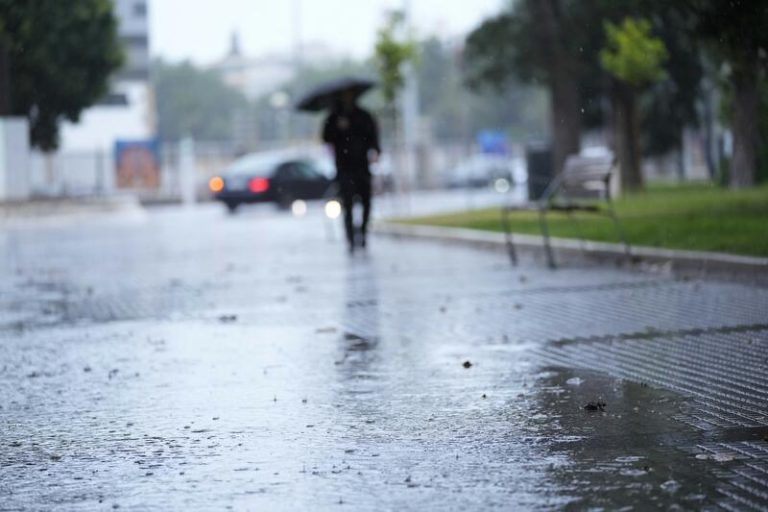 Previsión del tiempo de la AEMET: lluvia y avisos en 18 provincias