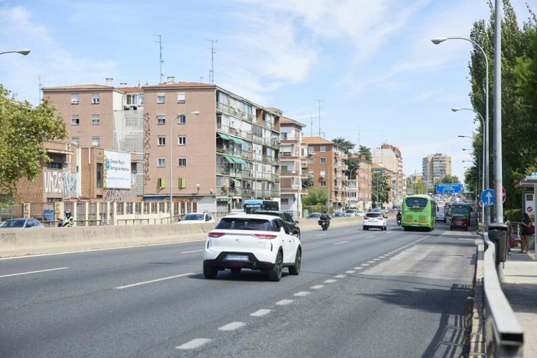 Óscar Puente y el alcalde de Madrid abordan la mejora de Cercanías, la reforma de Atocha y las obras de la A-5