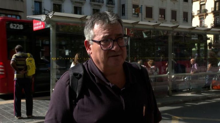 Un conductor de EMT de Valencia evita que una mujer sea agredida por su pareja en un autobús