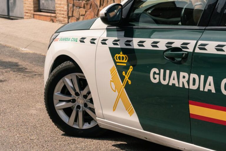 Detenido por agredir a dos guardias civiles cuando intentaba robar en un bar de La Rábita (Granada)