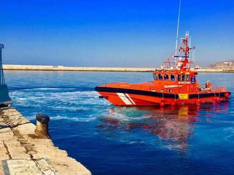 14 inmigrantes de origen magrebí, tres de ellos menores, desembarcan en Cabo de Gata, Almería