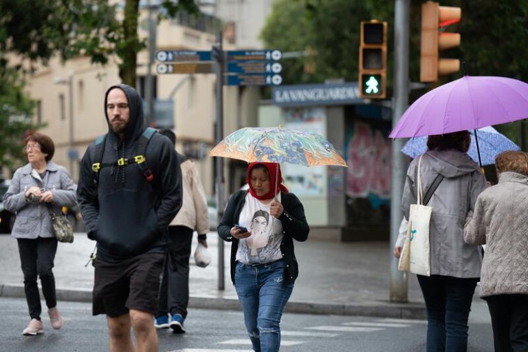 El 112 recibe 528 llamadas de Cataluña en medio día por las lluvias