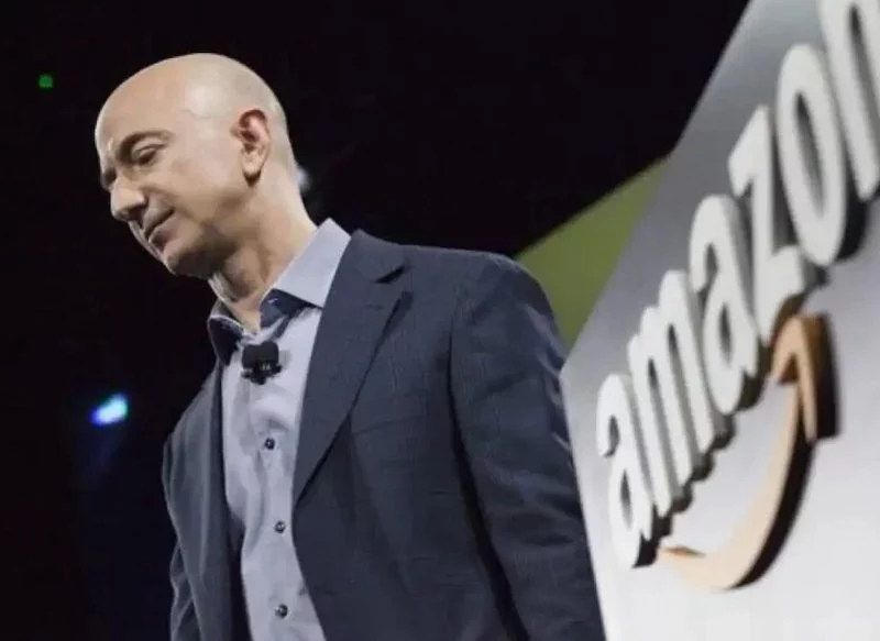 JEFF BEZOS EVITA LAS DISTRACCIONES