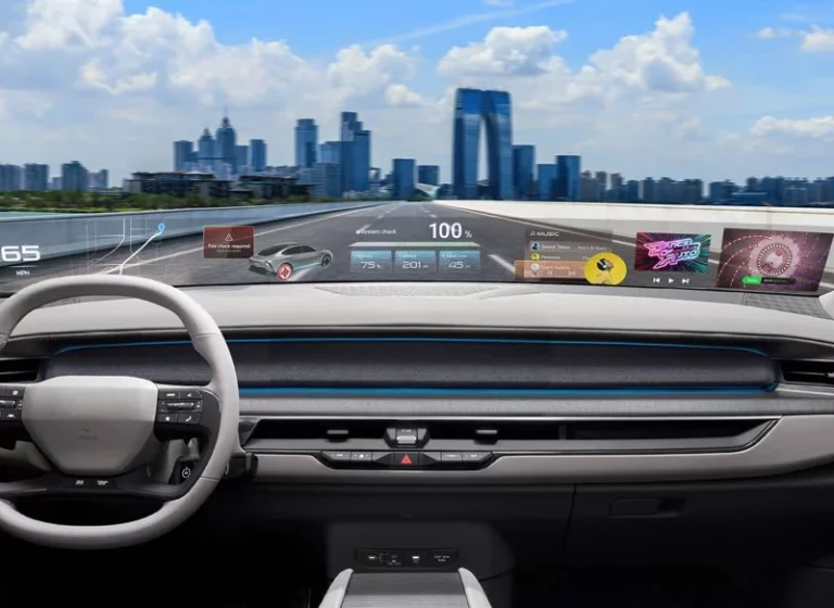 Despídete de las pantallas en los coches en 2027