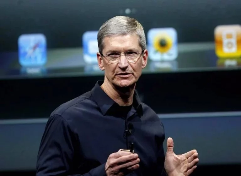 El jefe de Apple, Tim Cook, ha ganado 50 millones de dólares dando un click en su ordenador 