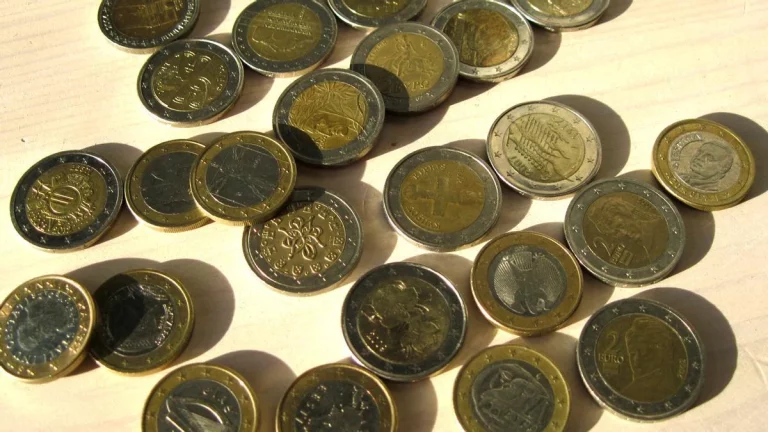 Bancos que regalan dinero por domiciliar la nómina: cuánto paga cada entidad y qué condiciones exige