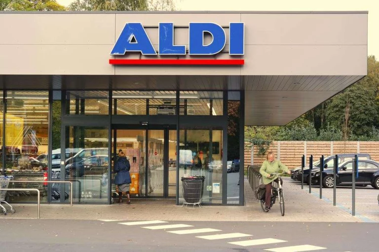 10 euros y parece de Uniqlo: esta chaqueta polar de Aldi es una ganga