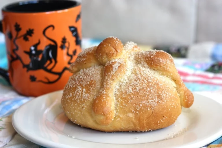 Aprende a preparar Pan de Muertos, la receta mexicana para el Día de Todos los Santos