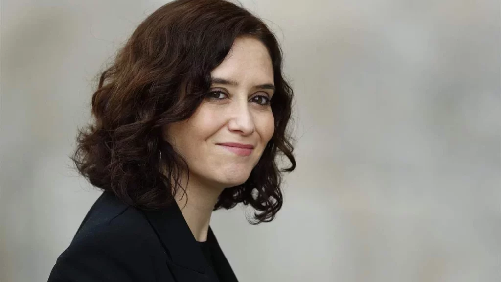 Ayuso propone reformar la educación para que alumnos de 1º y 2º ESO permanezcan en un solo centro