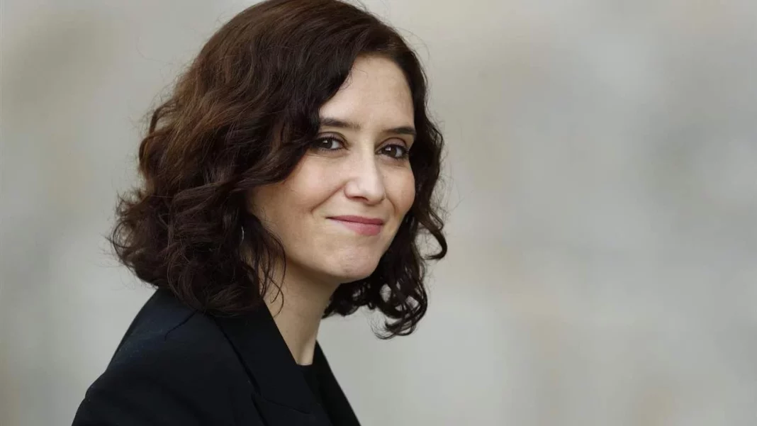 Ayuso propone reformar la educación para que alumnos de 1º y 2º ESO permanezcan en un solo centro