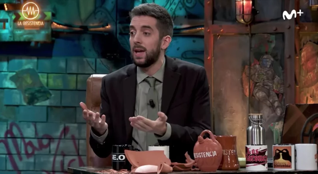 David Broncano afronta por fin el lío con los invitados de 'La Revuelta'