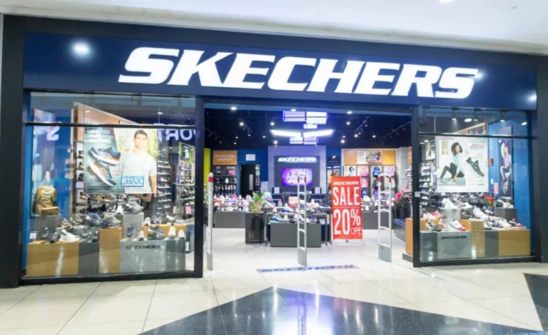 Déjate de zapatos o mocasines: estas zapatillas Skechers sin cordones son elegantes y mucho más cómodas