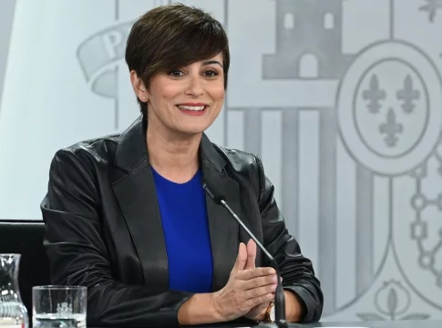 El Gobierno presiona a CCAA que no declaren zonas tensionadas con reducir recursos El Gobierno presiona a CCAA que no declaren zonas tensionadas con reducir recursos