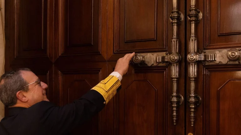 El enigma de la puerta secreta del Congreso de los Diputados de Madrid