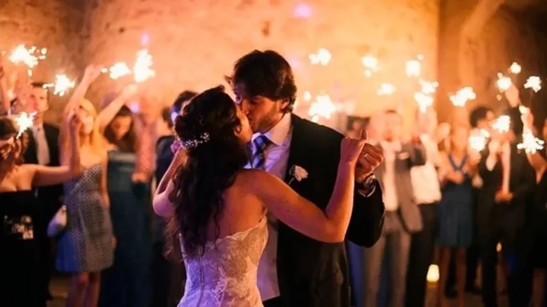 Un organizador de eventos revela el secreto de los 'invitados de ambientación' que animan fiestas y bodas