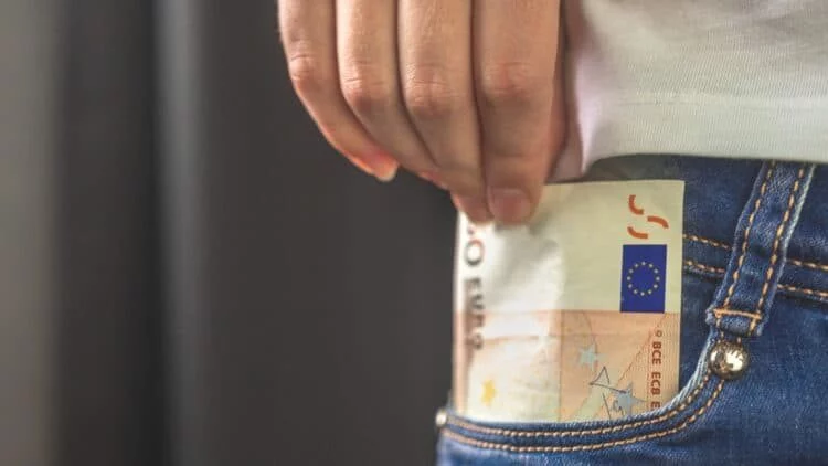 El sueldo mensual que tienes que ganar para pertenecer a la clase alta en España
