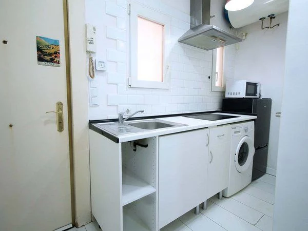 Este 'piso' de 26 m² en Malasaña por 800 euros ha dejado de piedra a todo el mundo