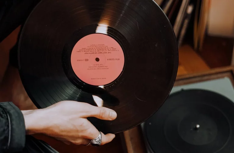 El mercado en España en alerta por el estallido de la burbuja del vinilo de Estados Unidos