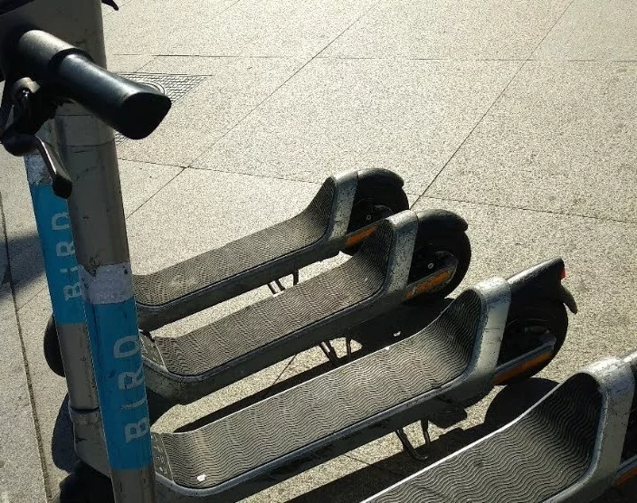 Un incendio con 17 heridos pone la lupa de nuevo sobre los patinetes eléctricos 1 EuropaPress 6264839 patinetes