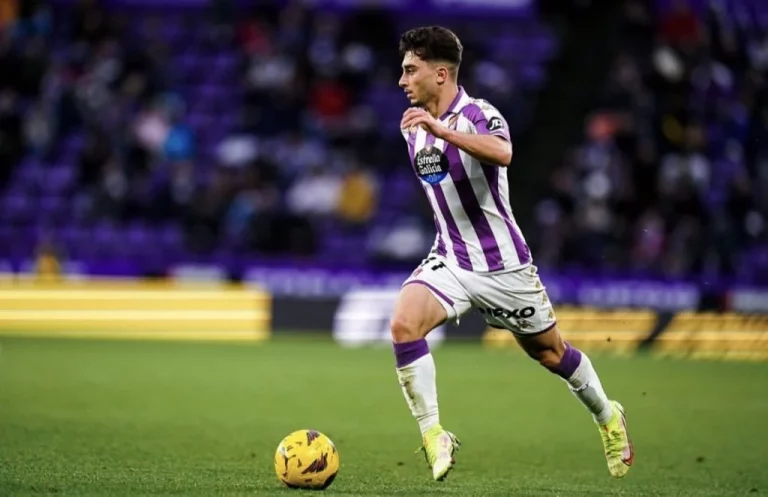 Raúl Moro: el jugador del Real Valladolid que encandila a VOX