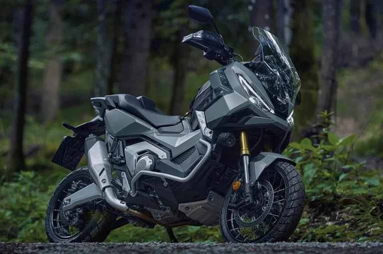 ¡La Honda X-ADV 2025 llega con nuevo diseño y mejoras en equipamiento!