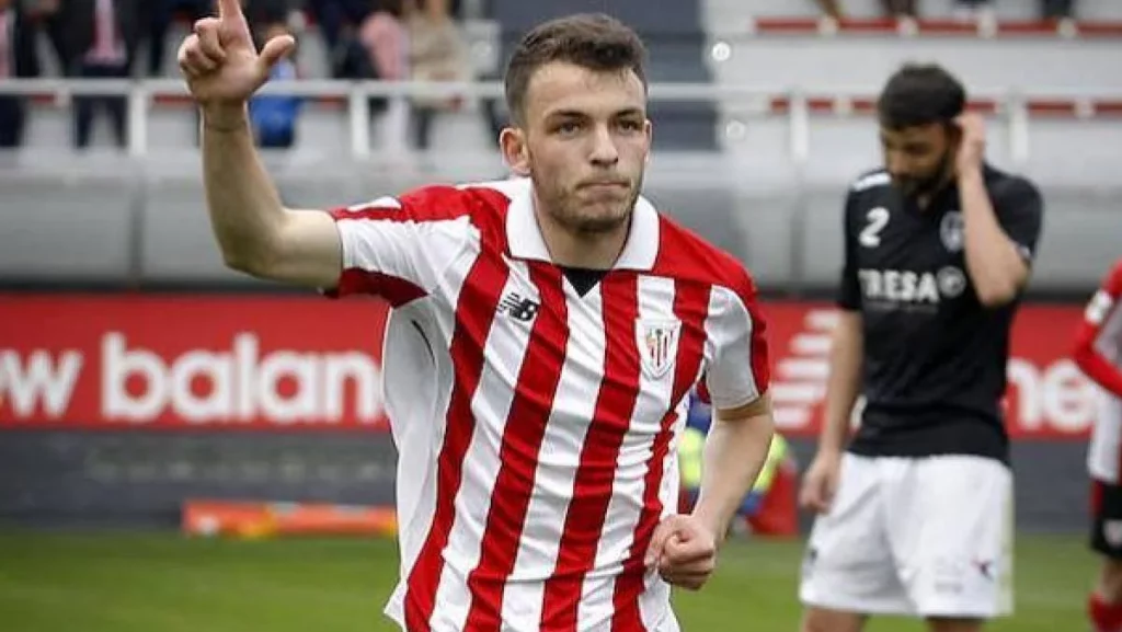 Iñigo Vicente tiene 2 ofertas de LaLiga al margen del Athletic 1 Íñigo Vicente