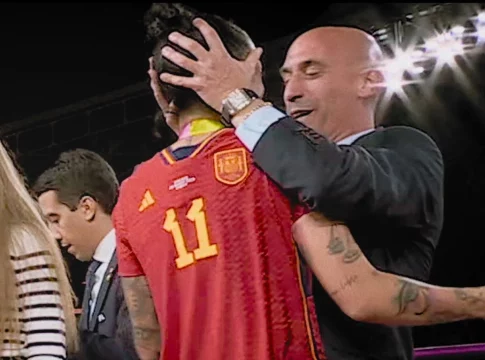 Netflix repasa el primer mundial femenino de España y el controvertido beso de Rubiales