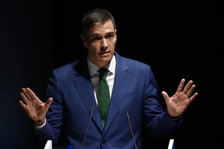 La corbata de Pedro Sánchez desata un verdadero debate en redes