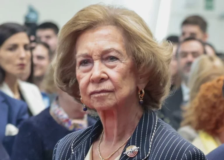 La humillación de una periodista en la cara de la reina Sofía en medio del escándalo de Juan Carlos