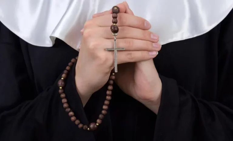 La tremenda historia de la monja que ha robado el oro del Vaticano