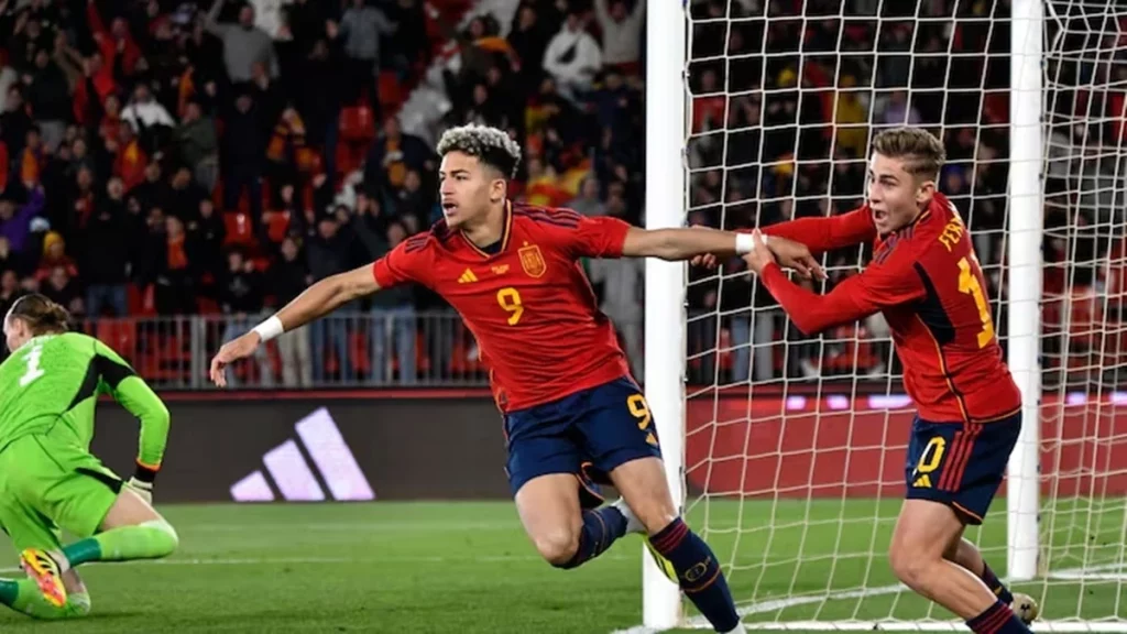 El Betis acelera venta de Borja Iglesias para fichar al killer del futuro 1 Mateo Joseph puede ser el sustituto de Borja Iglesias en el Betis. Fuente: Agencias