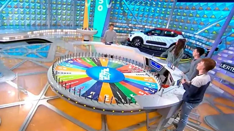 Mayra Gómez Kemp, Ramón García y otros presentadores de 'La Ruleta de la Suerte' anteriores a Jorge Fernández