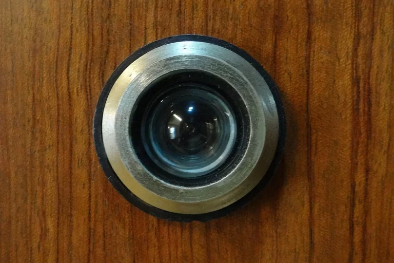 Mirillas electrónicas, el dispositivo que revoluciona la seguridad en el hogar