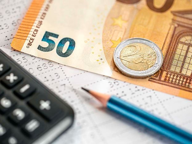 El 86% de los españoles considera que las comisiones seguirán aumentando 1 Nickel