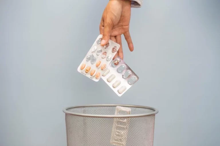 No tires el blíster de los medicamentos a la basura ni al contenedor amarillo