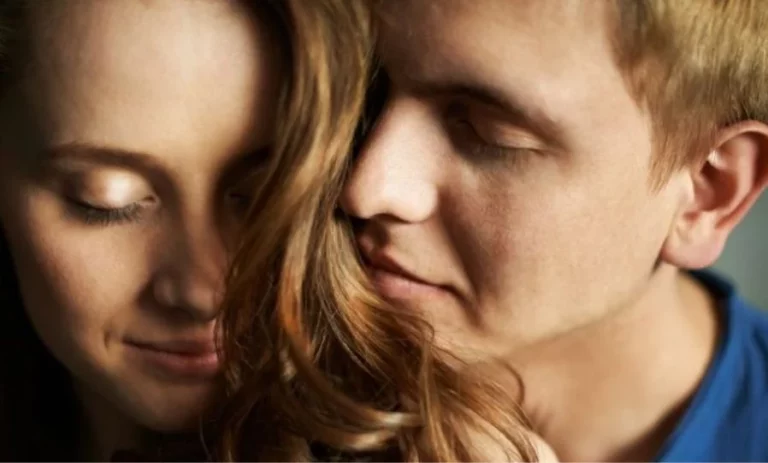 Notas de jazmín, mandarina y vainilla en el perfume de Hipercor que está volando de las tiendas