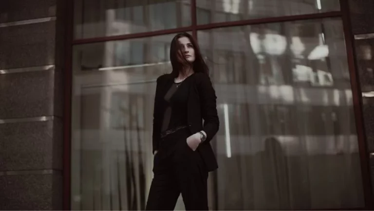 Parecen de Massimo Dutti, pero estos 5 pantalones de Hipercor son mucho más baratos