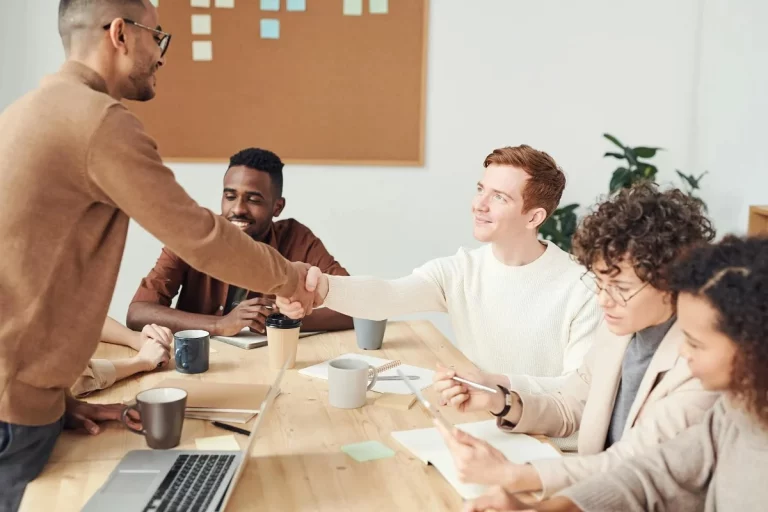 Servicios de traducción profesional: por qué son imprescindibles en el ámbito empresarial