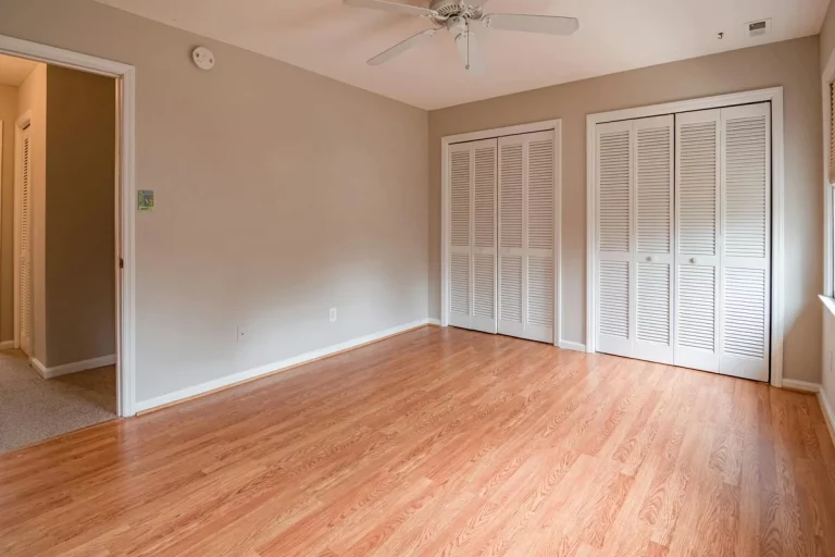 Suelos Perfectos: la mejor empresa para acuchillar parquet en Madrid con barnices al agua