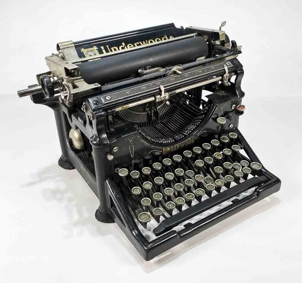 El valor oculto en tu trastero: Cómo identificar una máquina de escribir valiosa