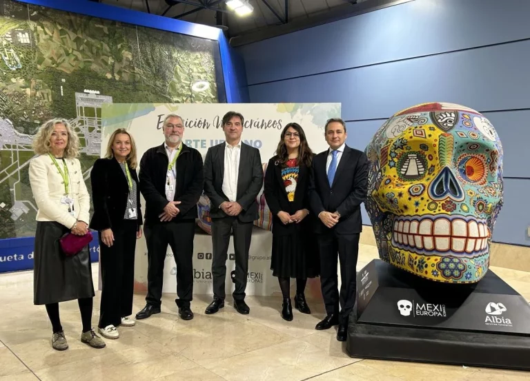 El arte urbano de 'Mexicráneos Europa' llega al Aeropuerto de Madrid de la mano de Grupo Albia