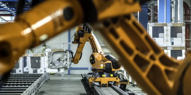 Serveo, participada de Portobello Capital, adquiere la unidad de mantenimiento industrial de Dominion