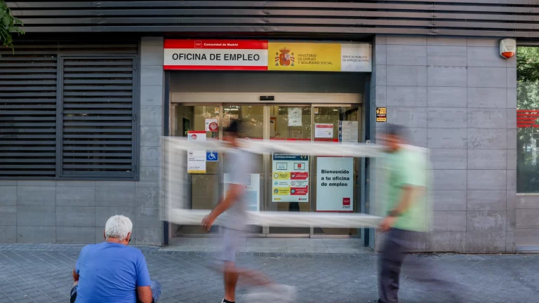 Solo hasta noviembre puedes pedir la ayuda de casi 500 euros del SEPE
