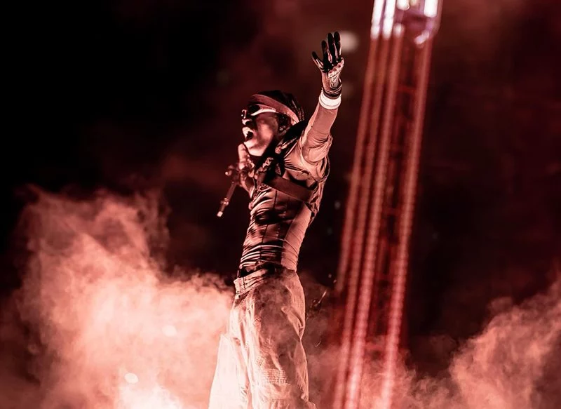 TRAVIS SCOTT APUESTA POR LA INTELIGENCIA ARTIFICIAL