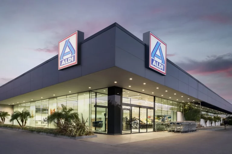 ¡Adiós, cápsulas! Aldi lanza la cafetera espresso que lo cambia todo por menos de 65 euros