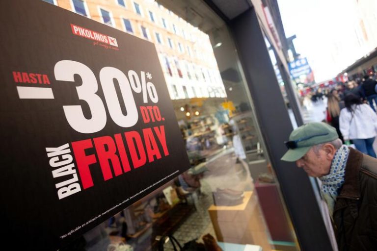El dinero de media que gastarán los españoles en compras del Black Friday