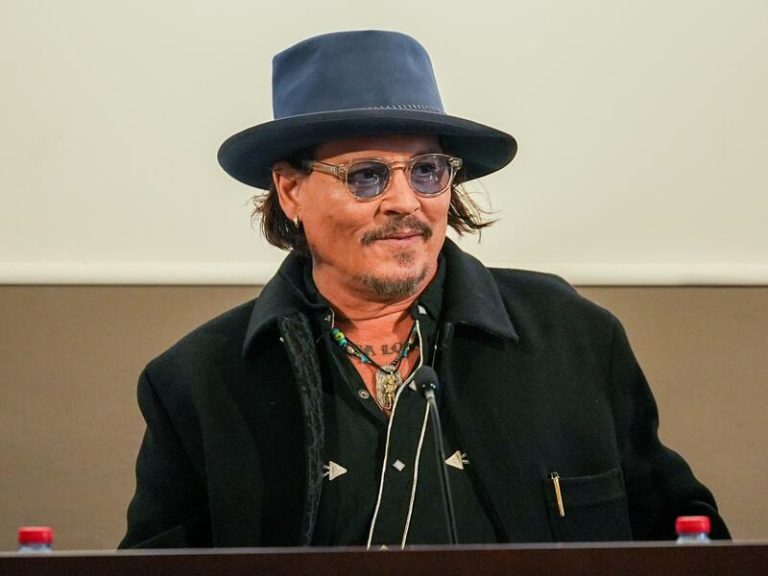 Johnny Depp se solidariza con las víctimas de la DANA